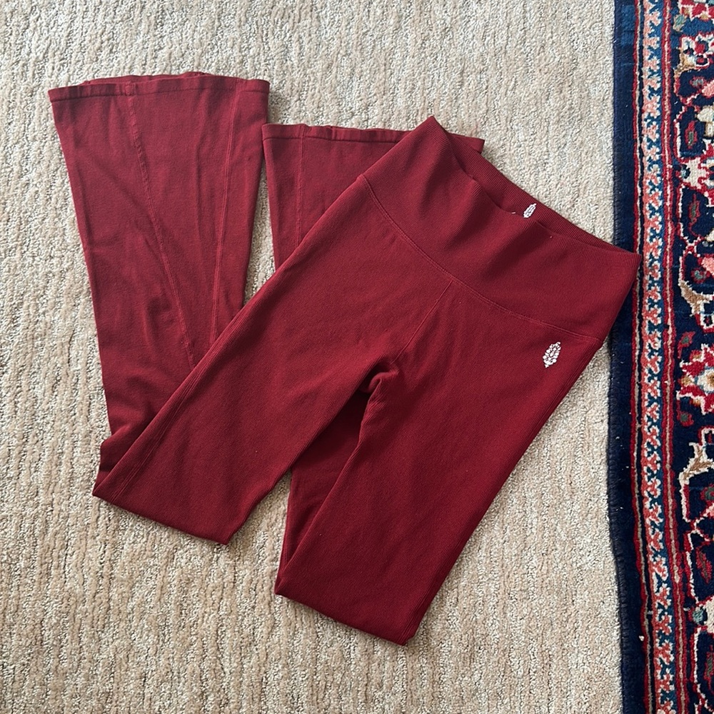 Flared high waisted yoga pants - worn once!